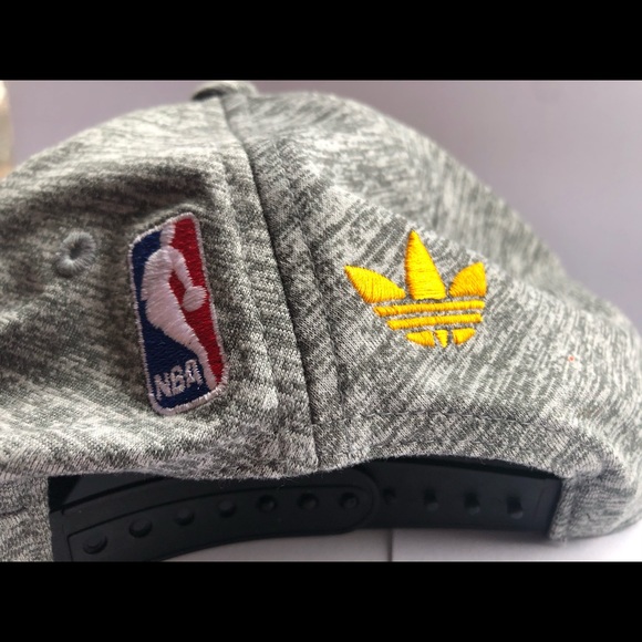 Los Angeles Lakers SnapBack by adidas - Picture 2 of 5
